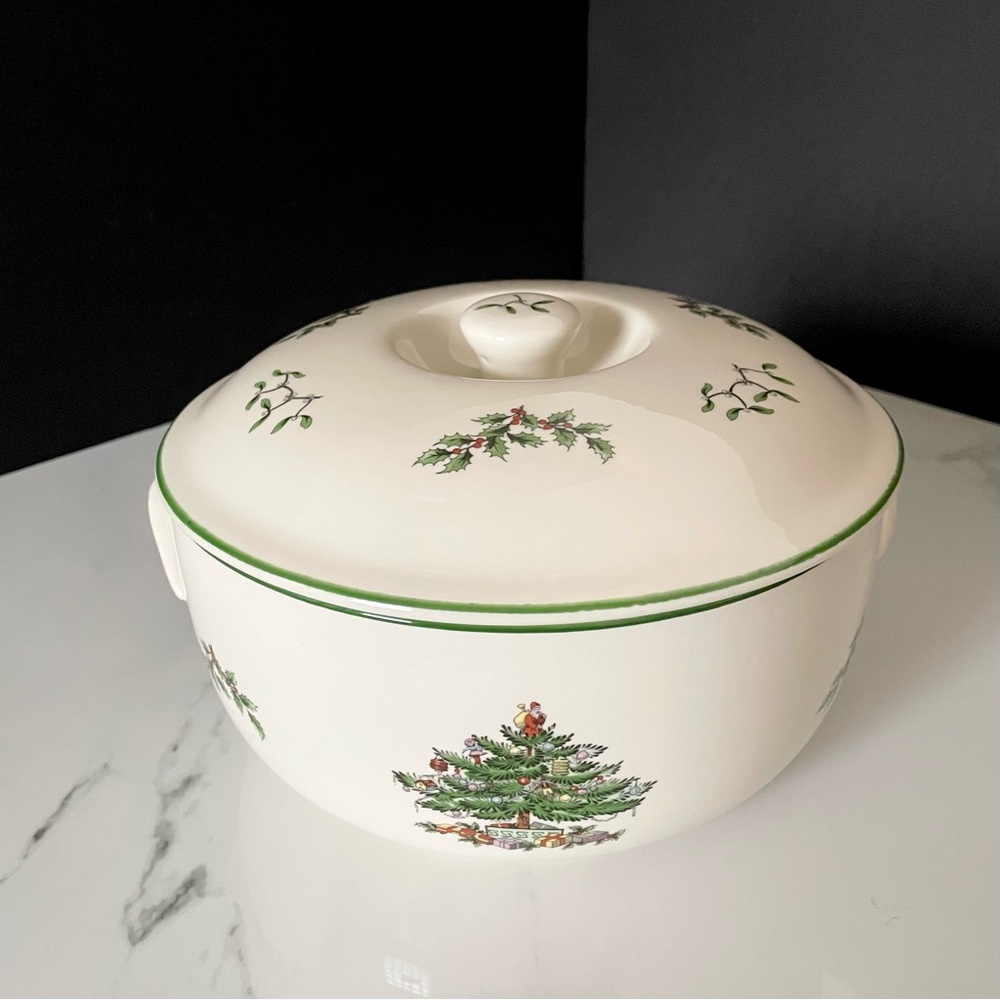 Covered Casserole Dish - Christmas Tree by Spode